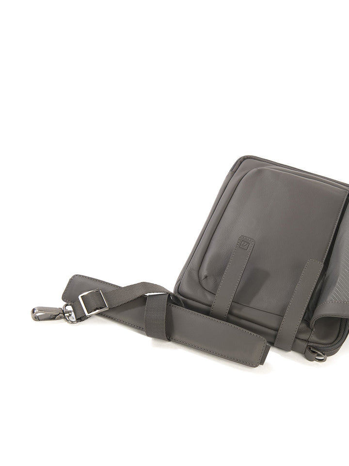 Borsa a tracolla unisex In Vera pelle Made in Italy 27x22x5,5 cm-4