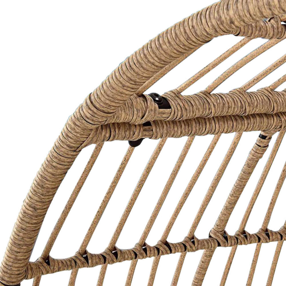 Prútené kreslo s vankúšikmi